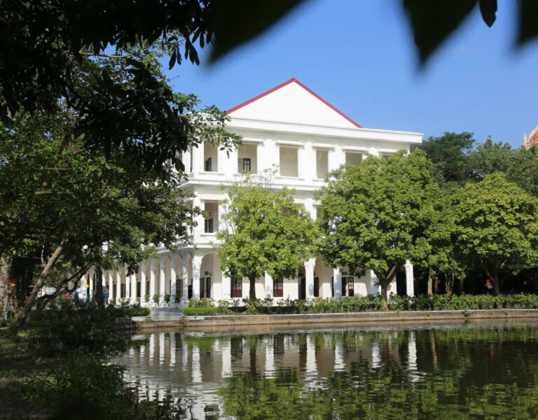 Học Viện Têrêsa Avila Mừng Lễ Tất Niên